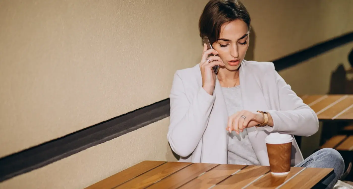 How Do Developer Response Times Predict Project Success?