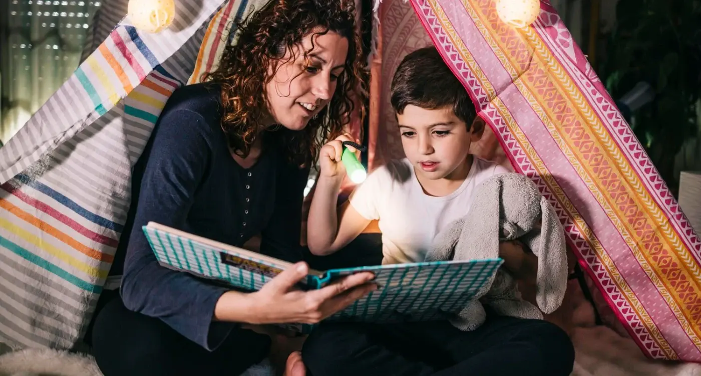 How Does Screenshot Storytelling Guide Download Decisions?