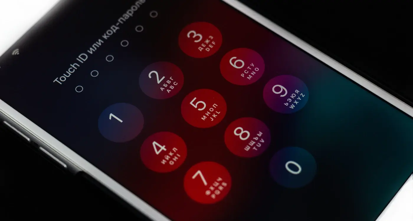 What’s the Difference Between Dark Mode on iOS and Android?